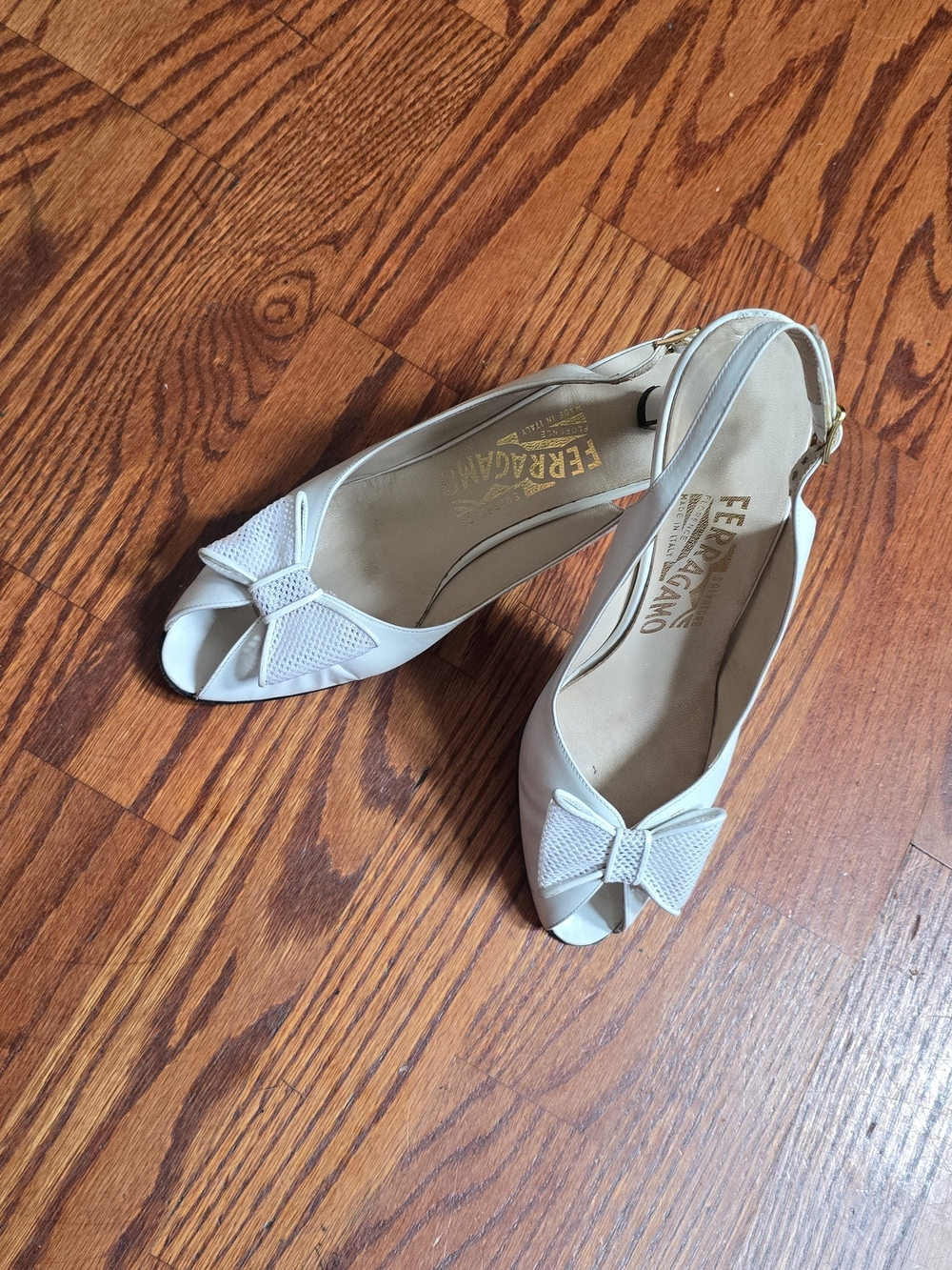 Vintage Salvatore Ferragamo White Leather Slingback Heels Peep Toe Mesh Bow